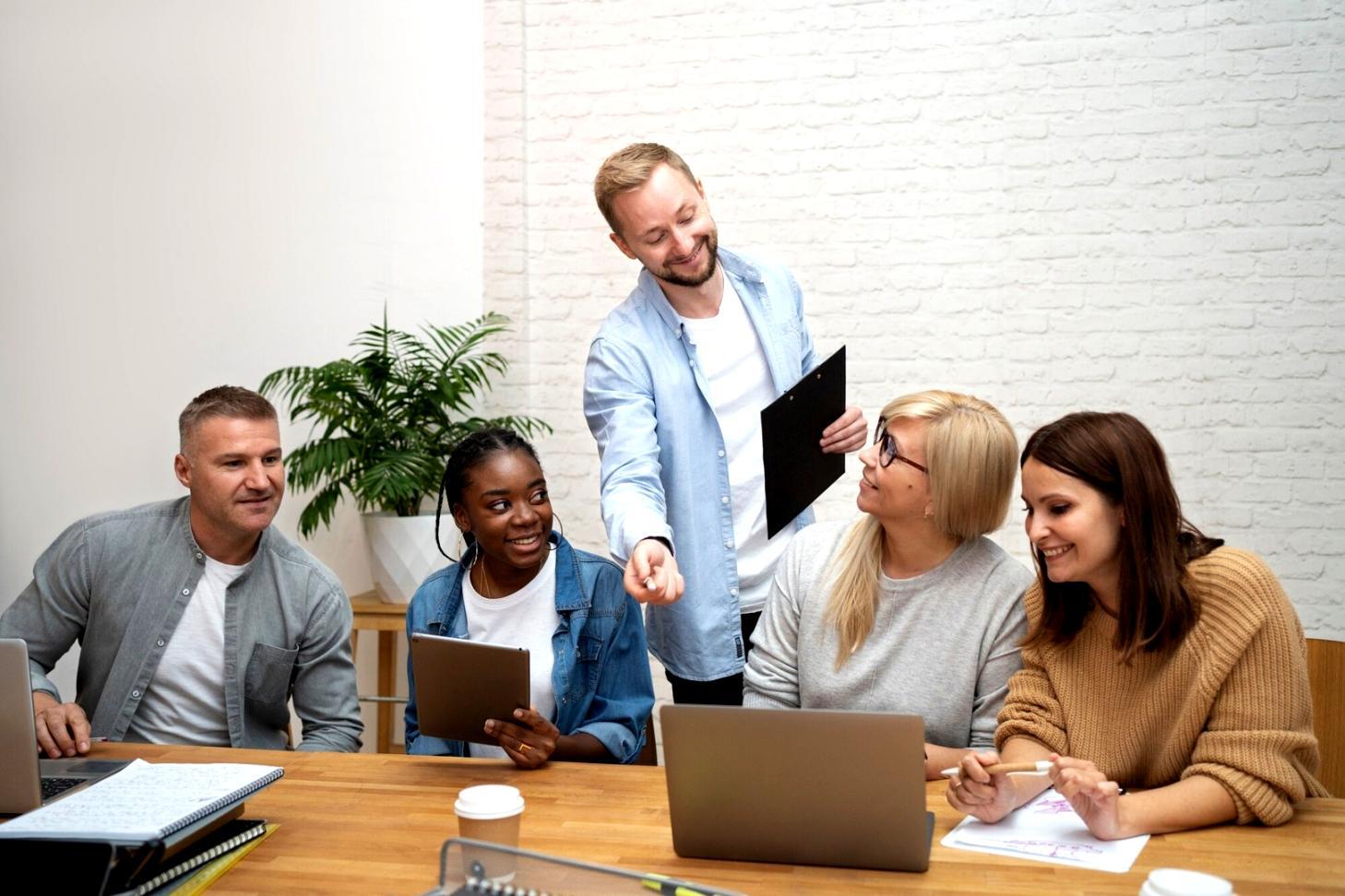 Professionelle Datenanalyse und Finanzforschung